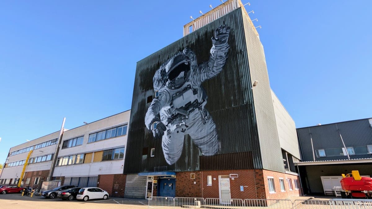 The Astronaut - Victor Ash